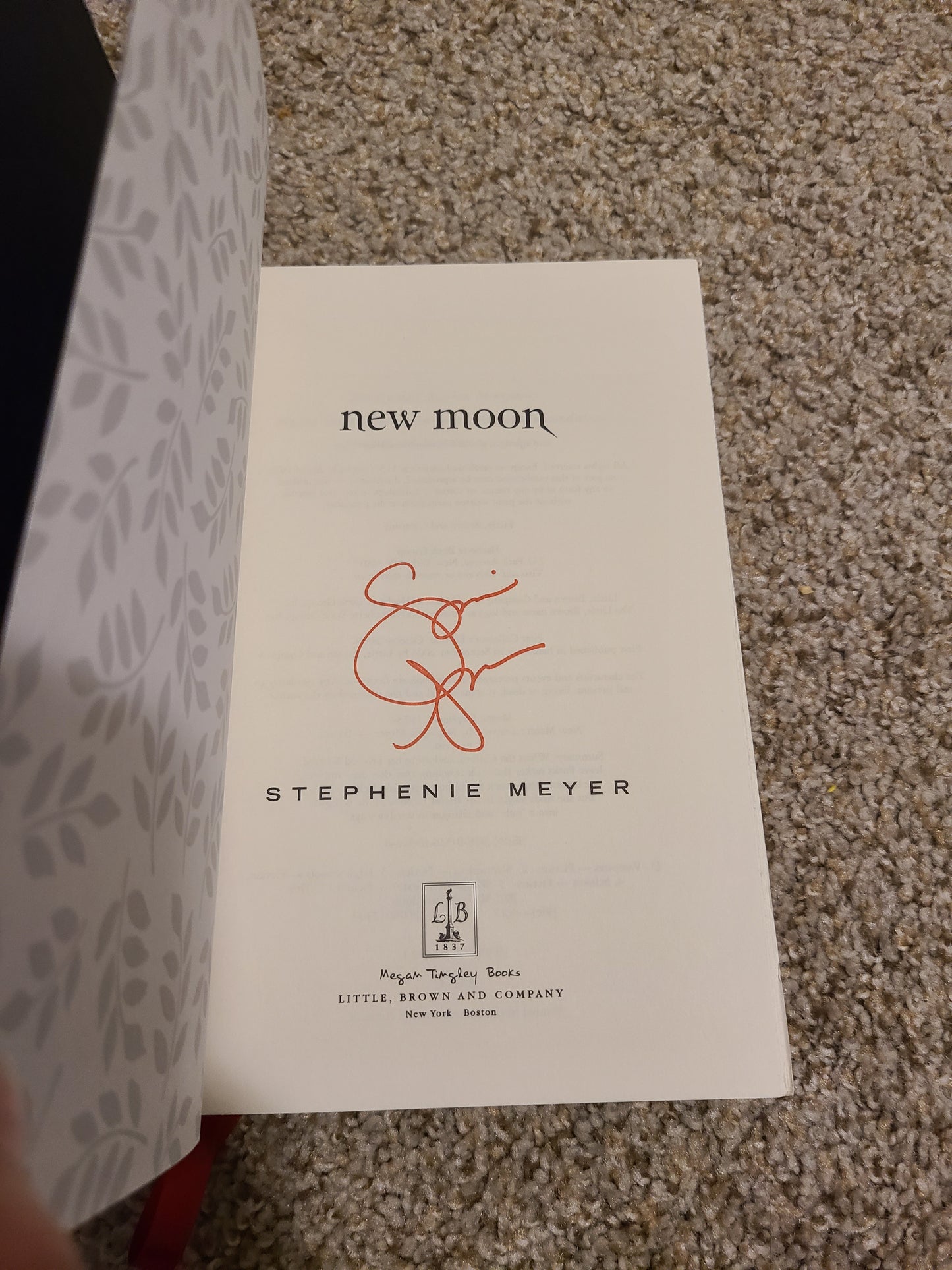 Autopen Signed New Moon Collectors Edition by Stephanie Meyer