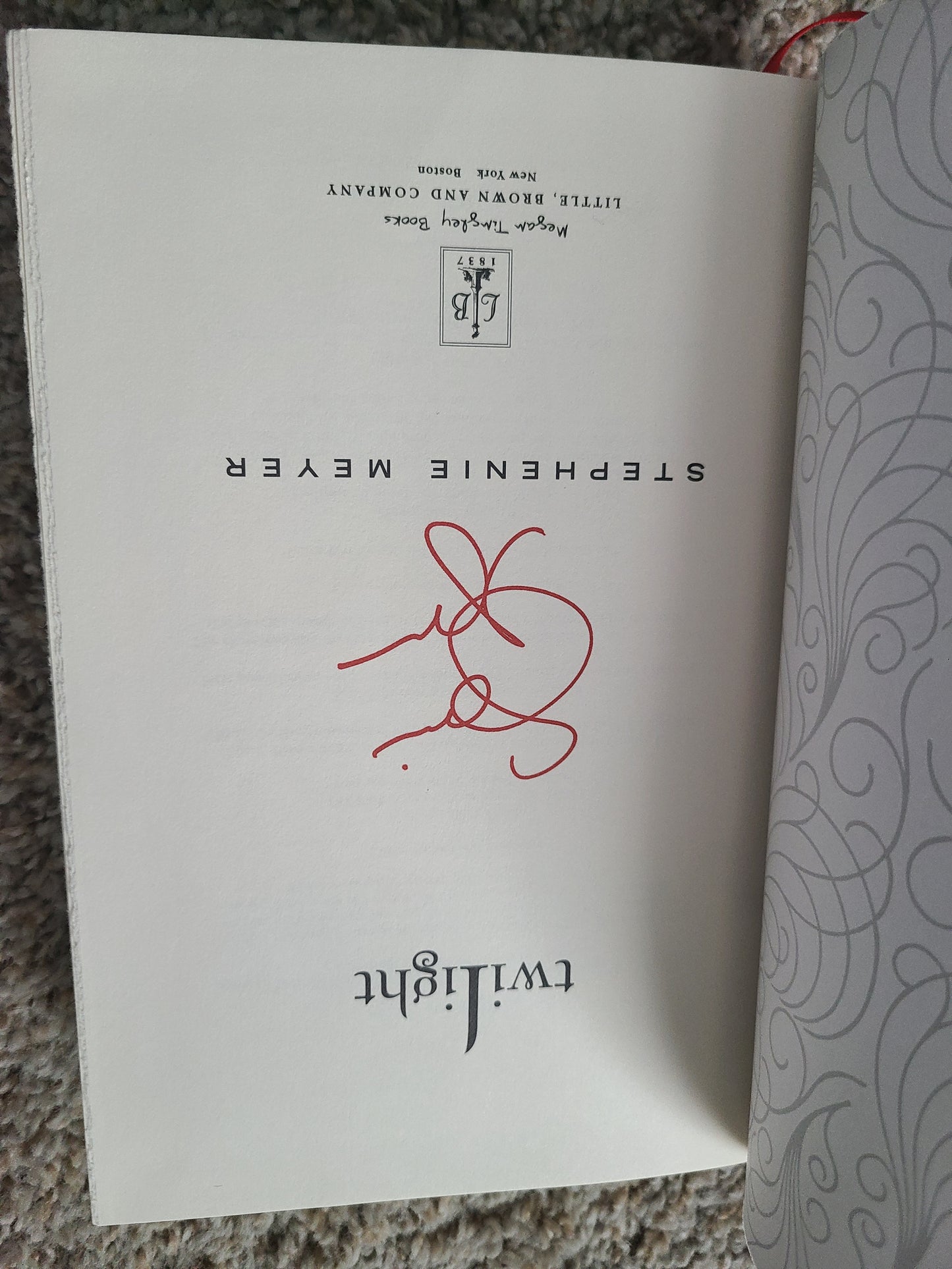 Collectors Edition Autosigned Twilight by Stephanie Meyer
