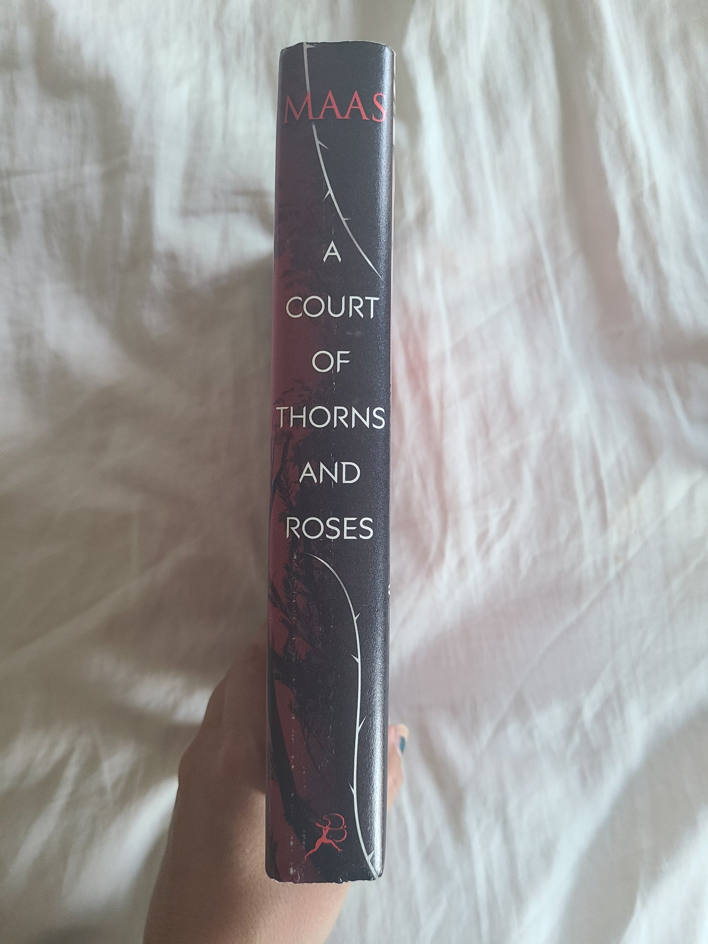 A Court of Thornes and Roses OOP