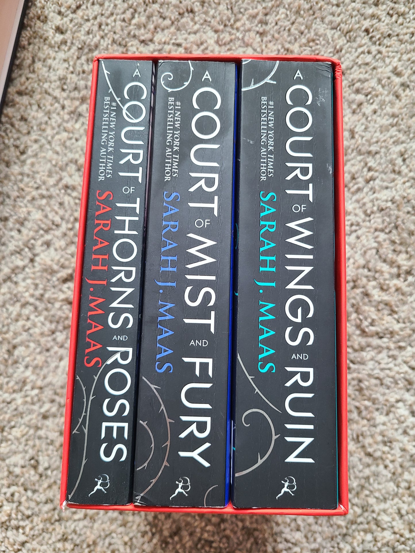 OOP UK A Court of Thorns and Roses PB Box Set