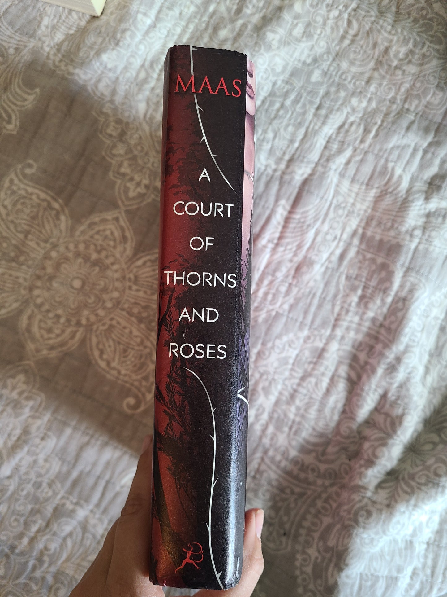A Court of Thorns and Roses OOP Hardback by Sarah J Maas