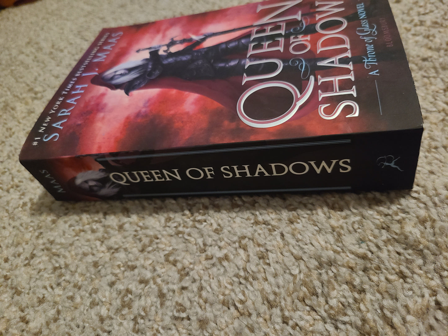 OOP Queen of Shadows by Sarah J Maas