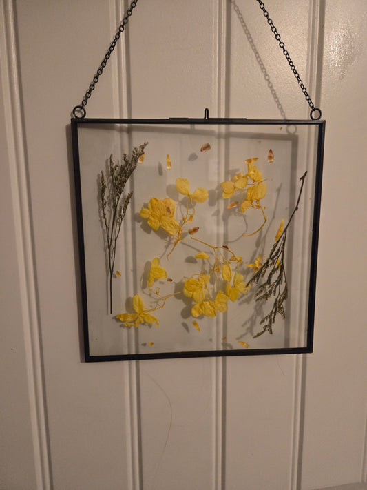 Pressed Flower Suncatcher Party