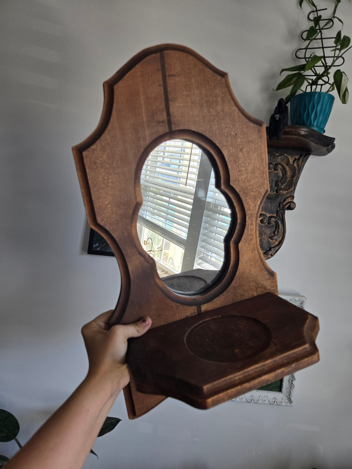 Wood Gothic Style Oil Lamp Holder