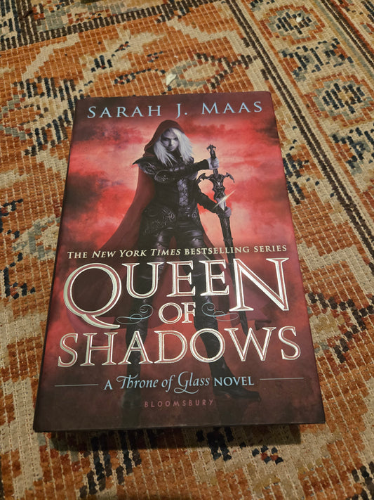 OOP Queen of Shadows by Sarah J Maas